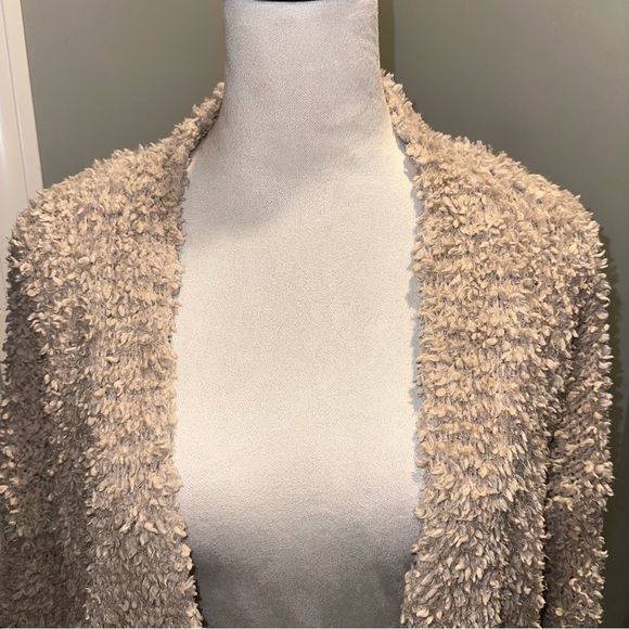 Hollister Fuzzy Knit Polyester Cardigan - Picture 7 of 9